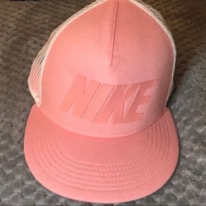 Nike | NWOT RARE Trucker SnapBack Pink Logo Hat